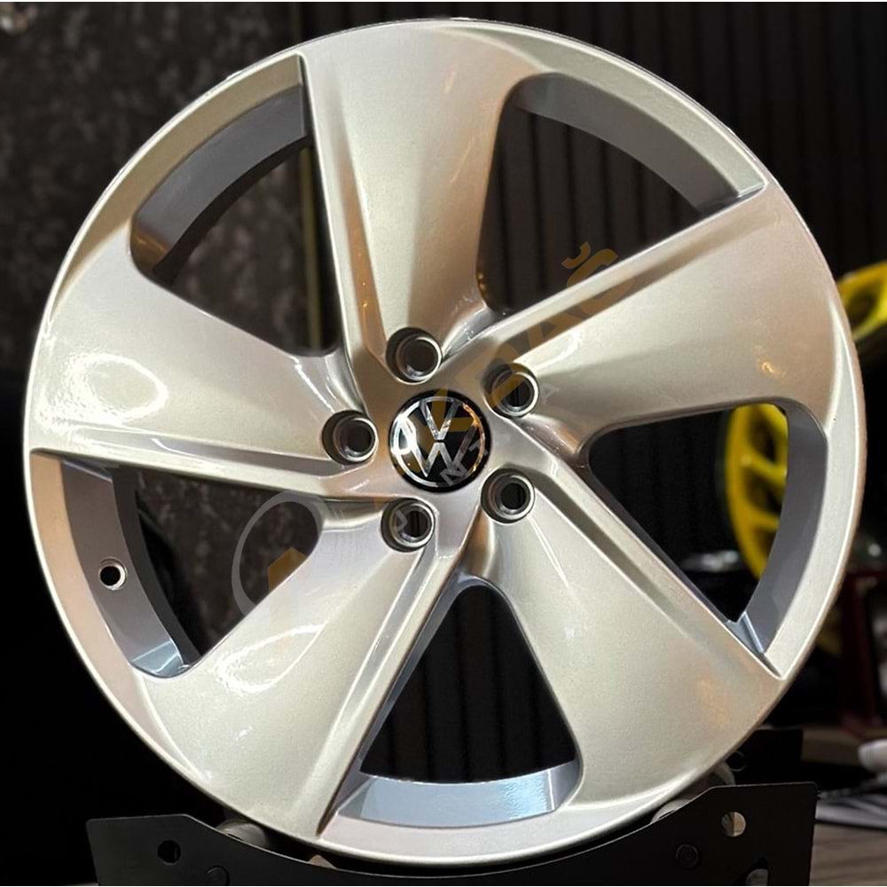 17X7 JANT MODEL 580 4X108 ET20 65,1 SİLVER DEKOR