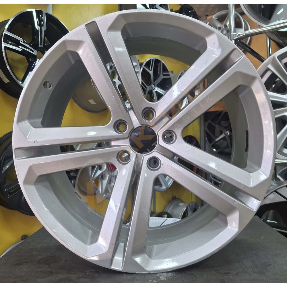 19X8.5 ÇIKMA JANT ET 40 5X112 MALLORY