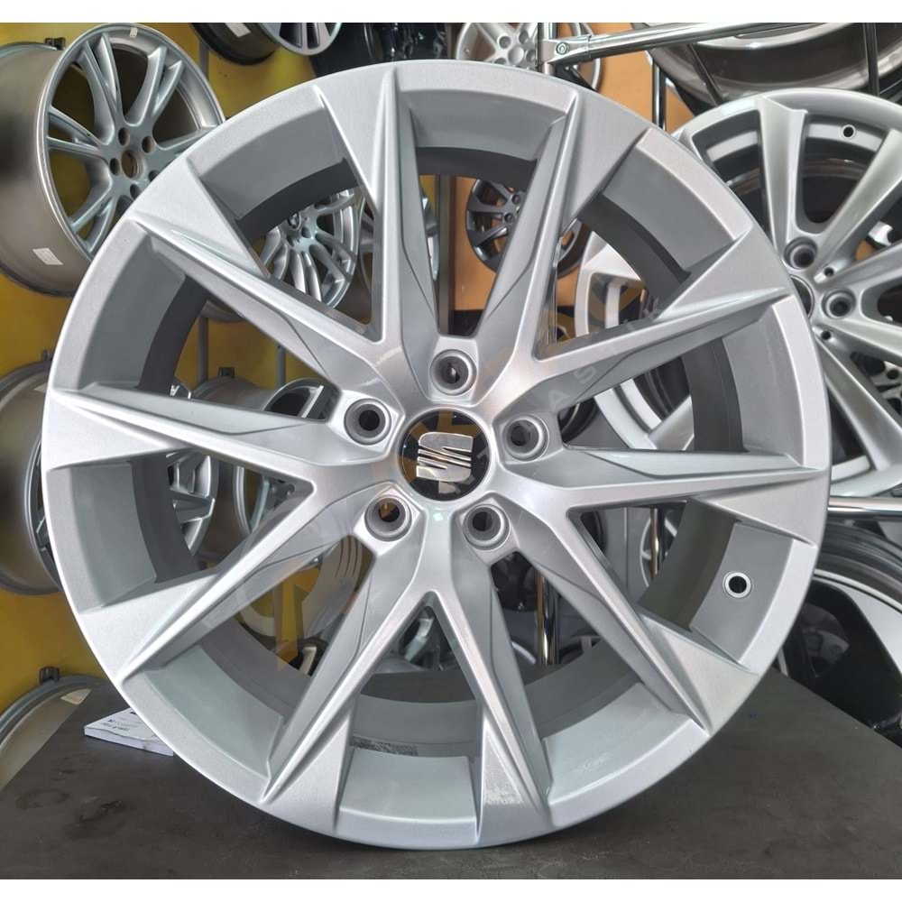 7,5X18 5X112 ET:45 SEAT LEON AKREP JANTI ÇIKMA REPLİKA