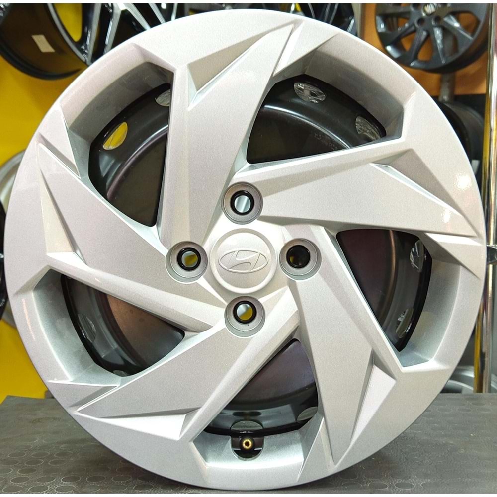 15X6 ÇIKMA JANT 4X100 ET 47 OEM HYUNDAİ İ20 (SIFIRDAN SÖKME)