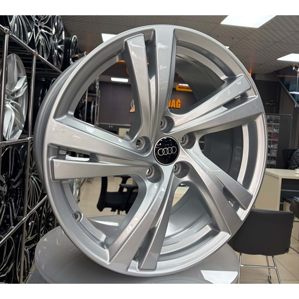 18X8 JANT OEM AUDİ 5X112 66,45 SİLVER ORJİNAL TEŞHİR