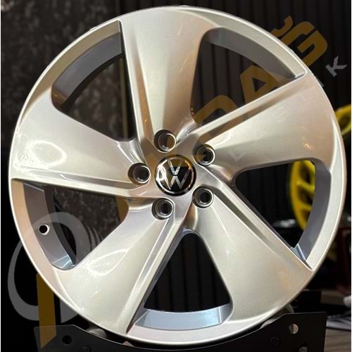 17X7 JANT MODEL 580 5X100 ET40 67,1 SİLVER DEKOR