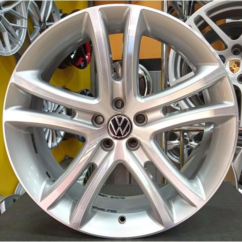 18X8 ÇIKMA JANT 5X100 ET 40 SİLVER DİAMOND GLOSS REPLİKA