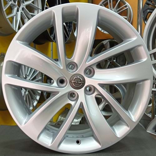 18X7 ÇIKMA JANT 5X105 ET 38 OEM OPEL ASTRA J