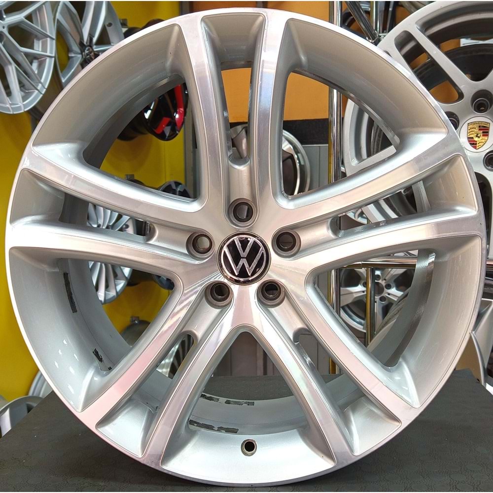18X8 ÇIKMA JANT 5X100 ET 40 SİLVER DİAMOND GLOSS REPLİKA
