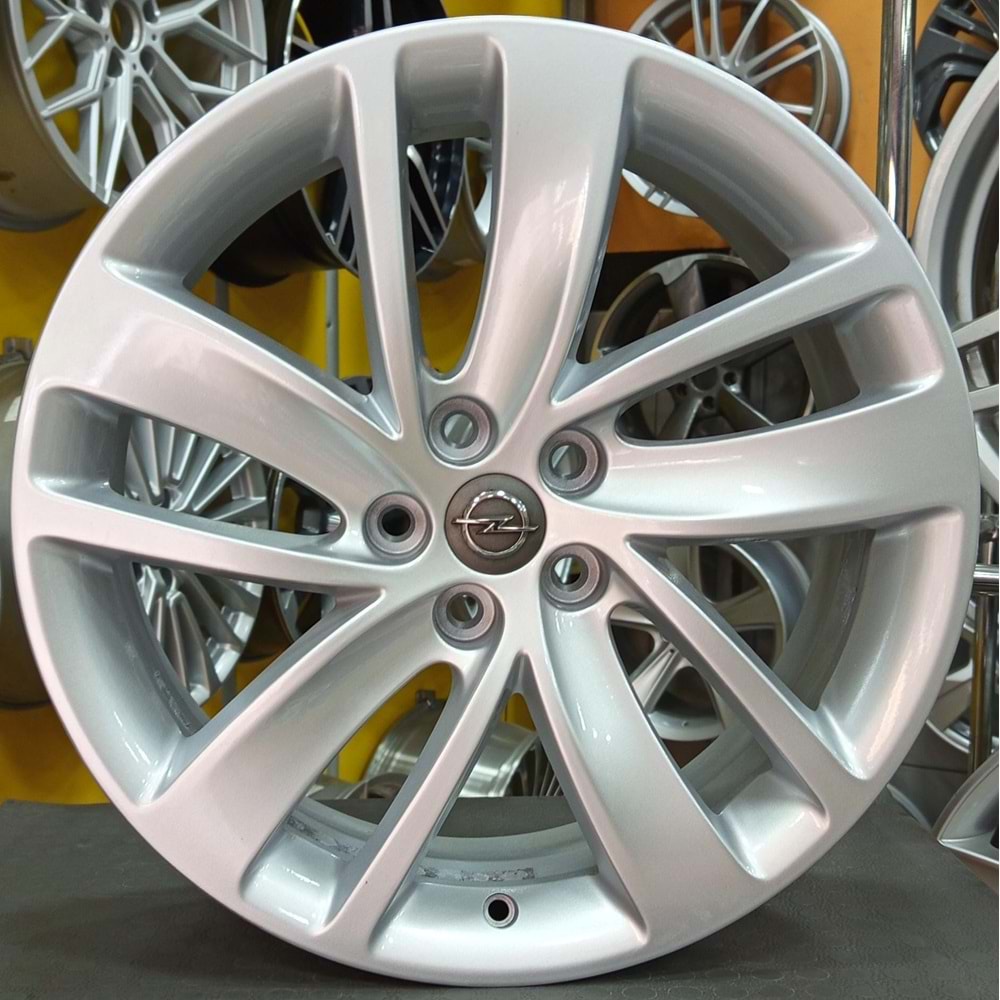 18X7 ÇIKMA JANT 5X105 ET 38 OEM OPEL ASTRA J